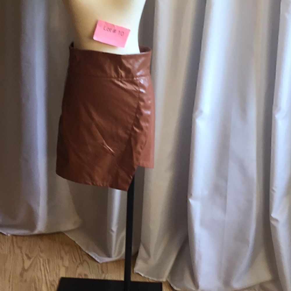 NWOT leather look skirt in size 4 (small) by SHEIN in-rust colored brown